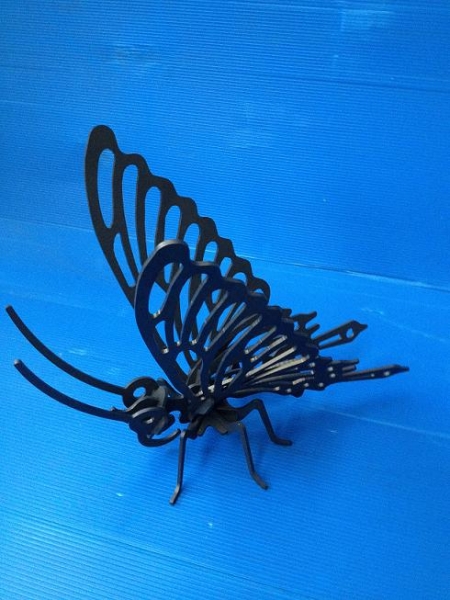 Schmetterling 10mm schwarz verzinkt